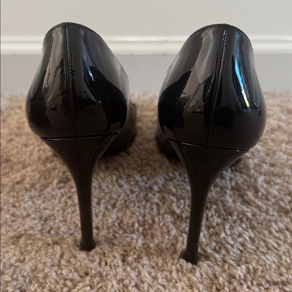 Stuart Weitzman - Black Patent Leather Heels - Picture 5 of 6